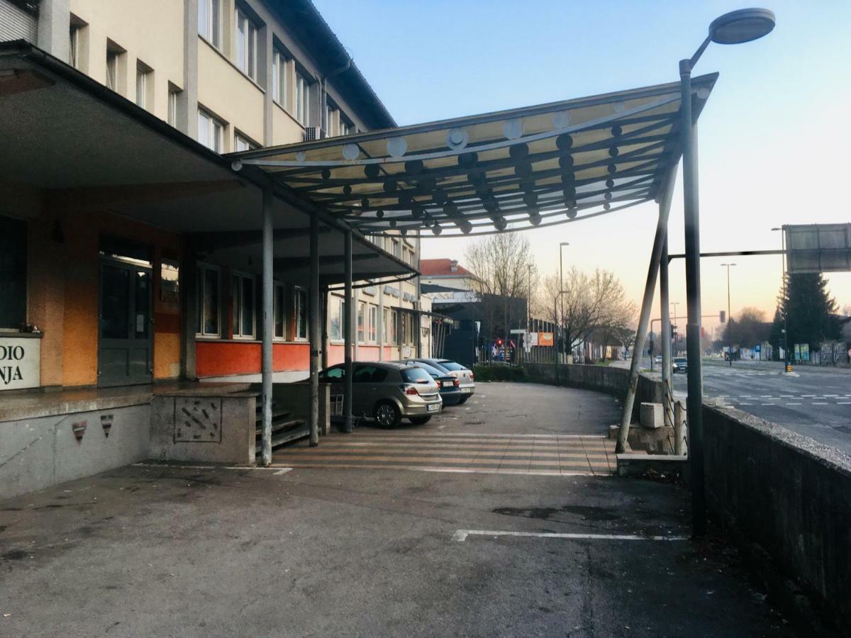 Cozy, Bright And Affordable Single Studio - Free Parking Ljubljana Eksteriør billede